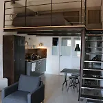 La De La Maison Du Village * גאסה