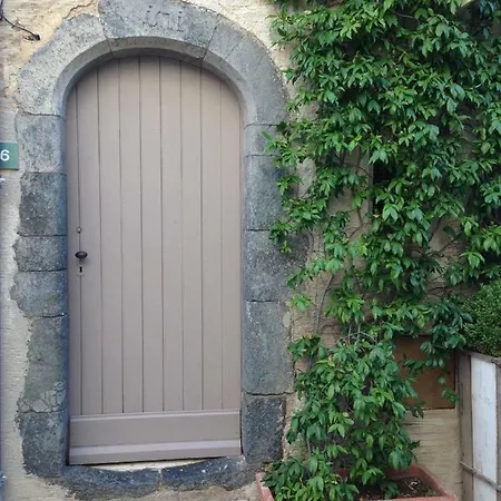 La De La Maison Du Village